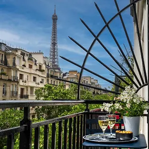 Le Cercle Tour Eiffel Hotel Paryż